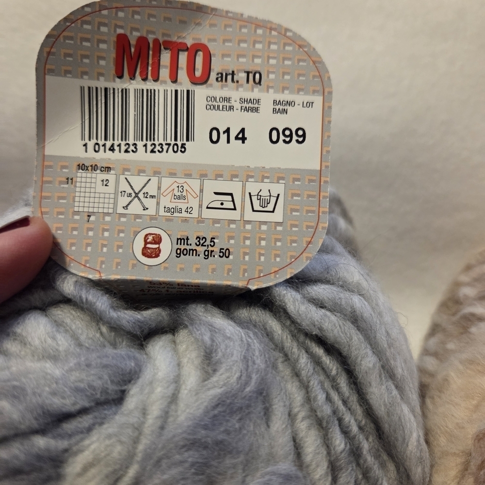 Adriafil Mito Trends Yarn in Gray and Tan - Picture 5 of 7